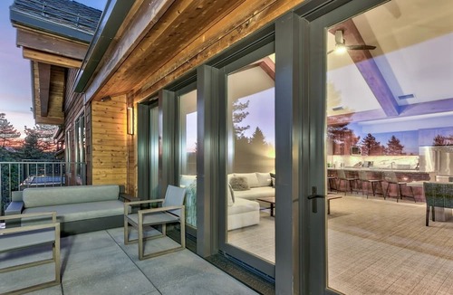 Lakeside Park Condo | Luxury 3Br Residence steps from Heavenly Village & Gondola
