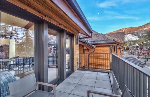 Lakeside Park Condo | Luxury 3Br Residence steps from Heavenly Village & Gondola