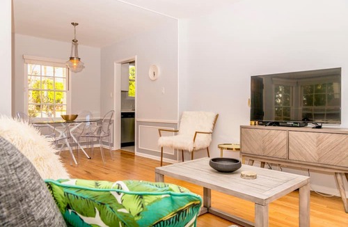 Burbank Apartment | City Escape Living