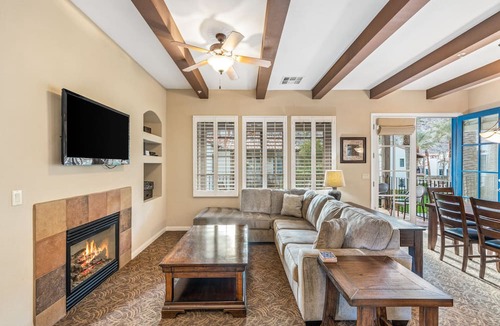 La Quinta Condo | Mountain View! Luxurious Villa with Stunning Views, Pet Friendly - Upstairs with Garage (C56)