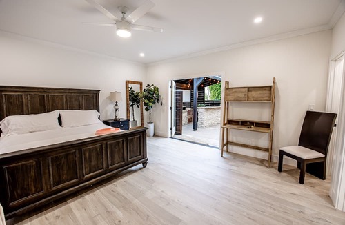 Hillcrest Apartment | Stunning Hillcrest San Diego Zen Studio OutdoorLiving HotTub RainShower Jacuzzy