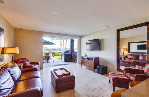 Mission Beach Condo | Villa on the Bay | 2BR Bayfront in Mission Beach