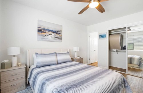 The Strand Apartment | 1-Bedroom in Downtown Manhattan Beach Steps to The Sand With Parking