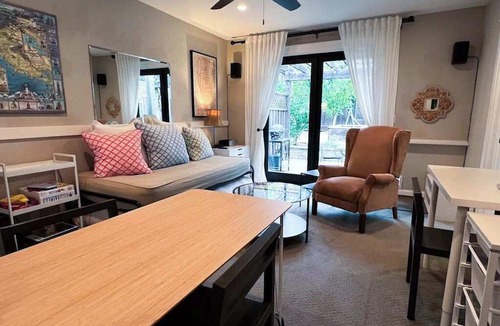 Fetters Hot Springs-Agua Caliente Apartment | Sonoma garden suite with pergola patio — walk to El Molino Central