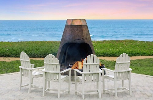 San Simeon Hotel | Coastal Stay Along Highway 101 | Beach Retreat w/Heated Pools