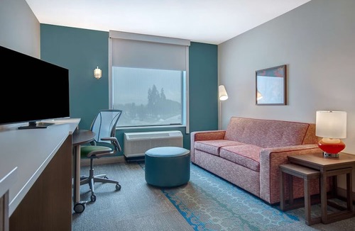 Garden Grove Hotel | Short Drive to Angel Stadium of Anaheim! Onsite Parking and FREE Breakfast!