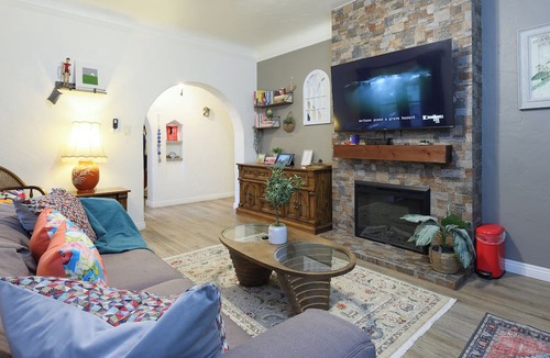 Santa Ana Apartment | Versatile Downtown 1B1B Home near Disneyland