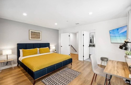 Hollywood Condo | Heart of LA: Your Perfect Hollywood Stay