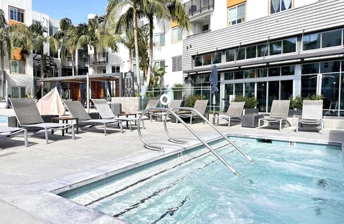 Orange Apartment | Casa Clementine - 10 min to SNA/Beach+Free Parking