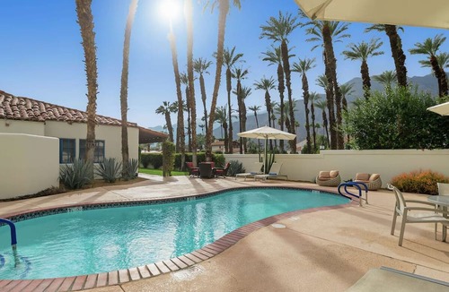 La Quinta Hotel | 1 King Room, La Quinta Resort & Club, 41 Pools, 5 Championship Golf Courses