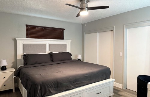 Hanford Apartment | Modern Unit with King Bed in Hanford