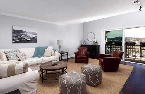 Solana Beach Condo | Walk to the beach! Views of Del Mar Racetrack & Ocean - Turf & Tide