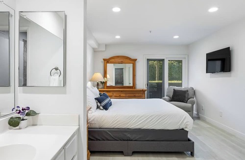 Monarch Beach Condo | Pool + Hot Tub Access + Gym | Gated, Newport Beach | Seabreeze Retreat