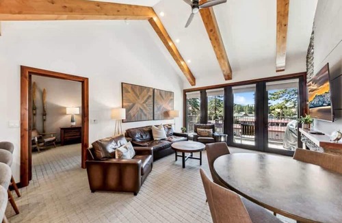 Lakeside Park Condo | Luxury@Heavenly, Arcade, PS5, Bunks, Pool+Hot Tub