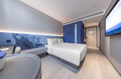 Yunlong District Hotel | Atour Light Hotel Xuzhou Democracy Road Pengcheng Square