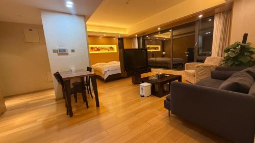 Middle Chaoyang Apartment | 北京三里屯工体 世茂国际服务式公寓