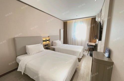 Yizhuang Hotel | Hanting Hotel Beijing Yizhuang Beishenshu Subway Station