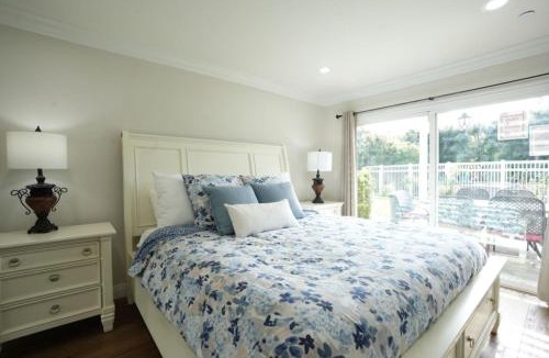 Hermosa Village House | Sensational 6 Bedroom 4 Bathroom Pool Home (3 Master Bedrooms W/bathrooms)