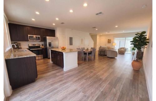Buena Ventura Lakes Apartment | Resort-Style Home in gated community with ammenities close to MCO and Parks!