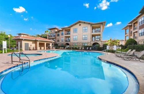 Davenport Apartment | Bella Piazza Resort Condo Near Disney Orlando 3 Bed 3 Bath , Pool & Hot Tub !