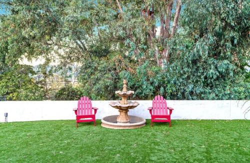 North Arroyo Villa | Stunning Rose Bowl Mansion 5 Minutes Walk!