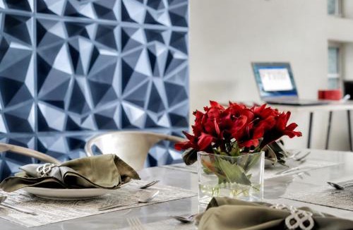 Sherman Oaks Villa | Chic Urban Oasis, Sleek Design, Designer Amenities and Private Patio Retreat