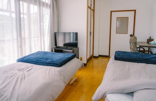 Kirishima House | 温泉街近くの一棟貸し ひだまり