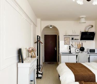 Xiaoxitian Apartment | Lizi's Home-Lizi Boutique Guesthouse and Family Apartment-Nearby Tiananmen square and Houhai-5mins walk to subway