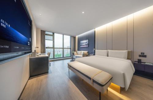 Middle Chaoyang Hotel | Atour Hotel Beijing Sanlitun Tuanjiehu Station