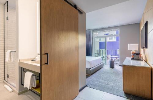 Lucerne - Higuera Hotel | The Shay, a Destination by Hyatt