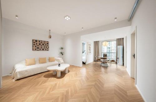 Downtown Shanghai Apartment | Shanghai Chic B&B-near West Nanjing Road