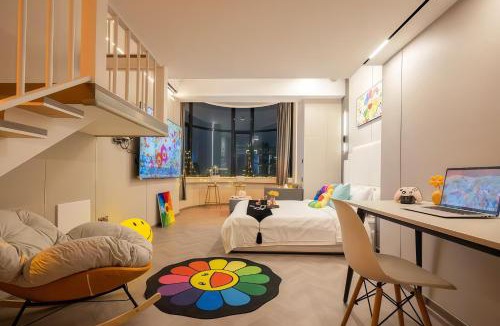 Jinsong Panjiayuan Apartment | Shanghai Hills&Sunflower Ultra Horizon Hotel & Suite, Line 10 near to the Bund