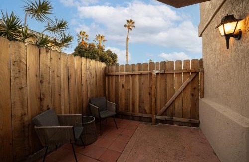 North Pacific Beach House | Walk to beach Prime location Villa
