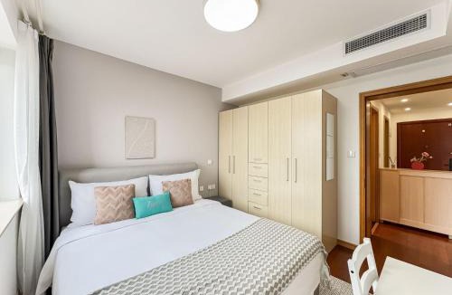 Changning Apartment | Tyms 2BR Apt TianshanRD Near CESIS Line2