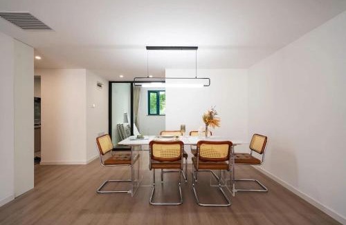 Changning Apartment | Eastern Hub - Zhongshan Park Branch Kaixin Haoyuan Subway 100 meters away bustling commercial area