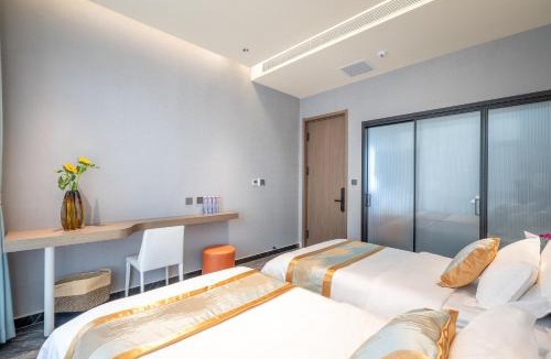 Huairou House | Beijing Jing Yan Lan Shan A Quiet Garden hotel near Mutianyu Great Wall with Free Breakfast 丨Personalized requests available