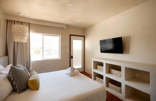 Imperial Beach Hotel | Los Bungalows