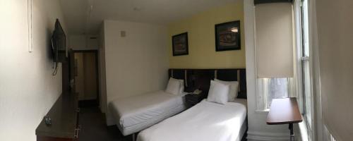 Western Addition Hotel | Casa Loma Hotel