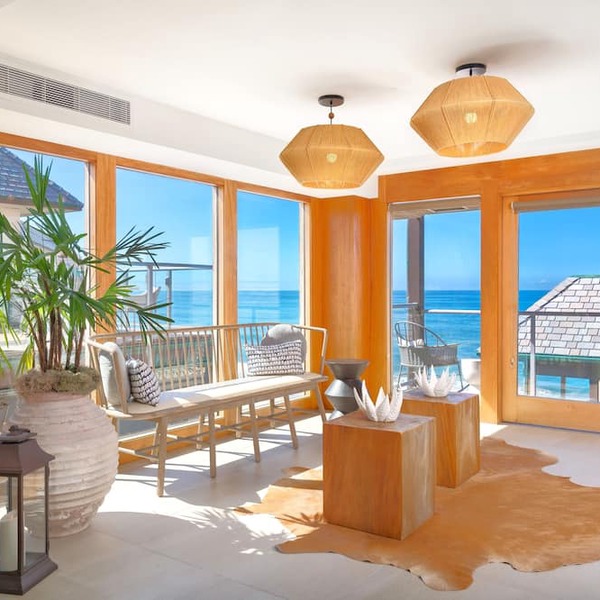 Relax and Recharge! Outdoor Pool, Beachfront Property, Free Breakfast!