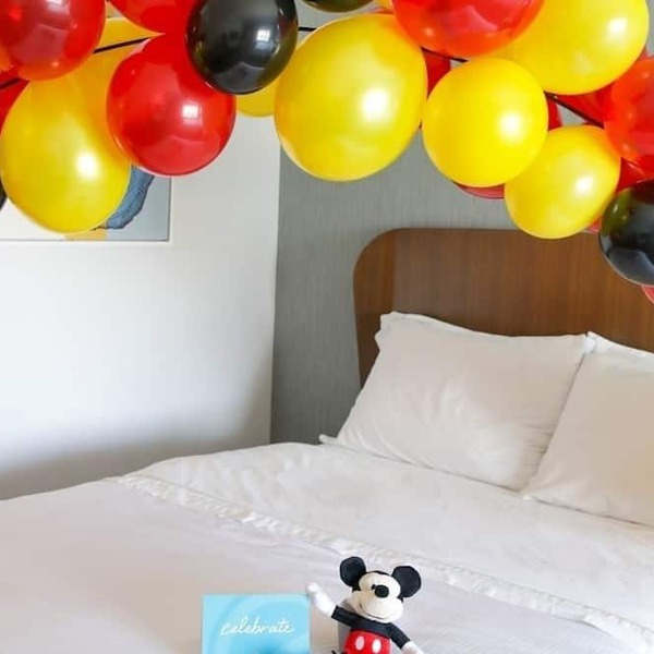 Full Kitchen Suites - Family-Friendly Rentals, steps to Disneyland