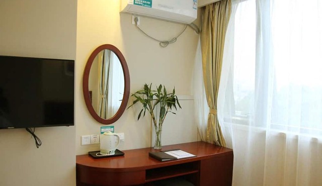 GreenTree Inn ZhangJiaKou XiaHuaYuan District XinChen Road Express Hotel