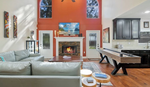 Rustic Hideaway - Great Location + Pet Friendly!