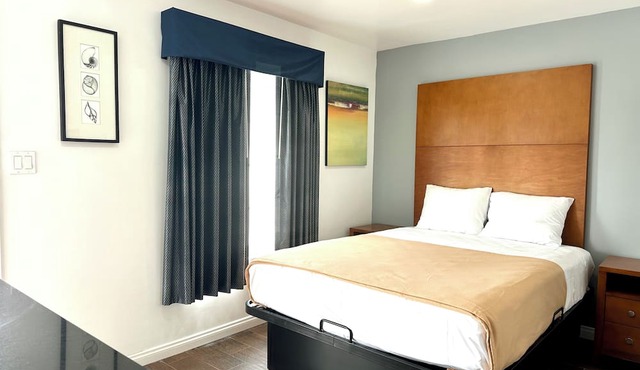 Oceanside Inn & Suites