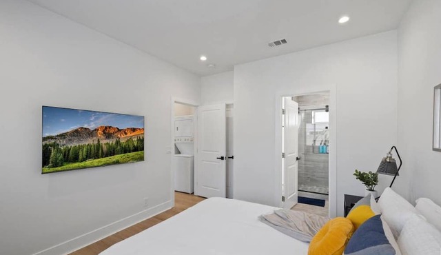 Cozy Prvate ADU close to Disney Beach EV