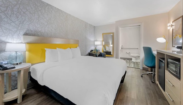 Hillstone Inn Tulare, an Ascend Collection Hotel