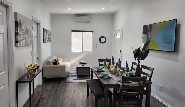 Modern Furnished ADU Near Metro LA – Mid‑Term Ready