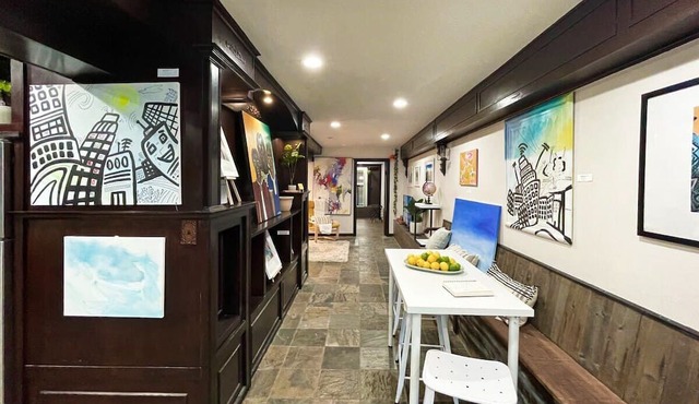 Artist's apartment in the heart of the city