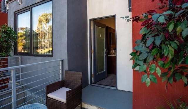 1-Bedroom with Cali King Size Bed in San Diego
