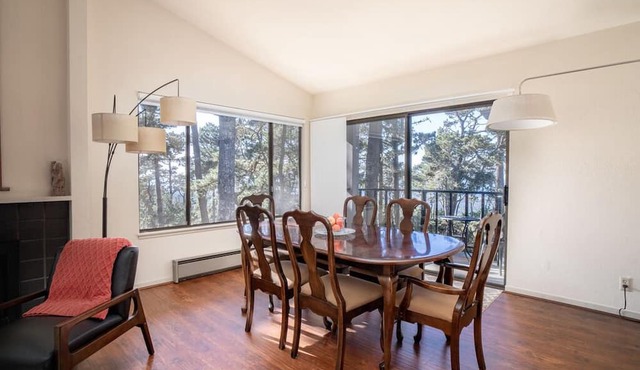 Ocean Pines #50 - Pebble Beach Condo - Oceanview, Top Floor with Elevator