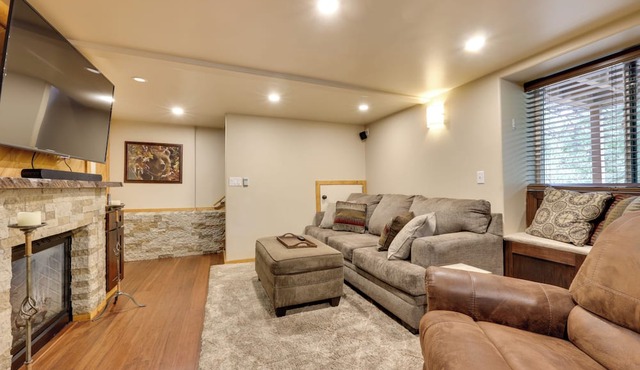 1 Mi to Shaver Lake! Family & Couples Condo